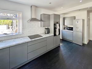 Kitchen- click for photo gallery